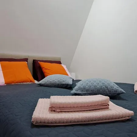 Krcmarica 20 Lux , Borovi 3 * Divčibare