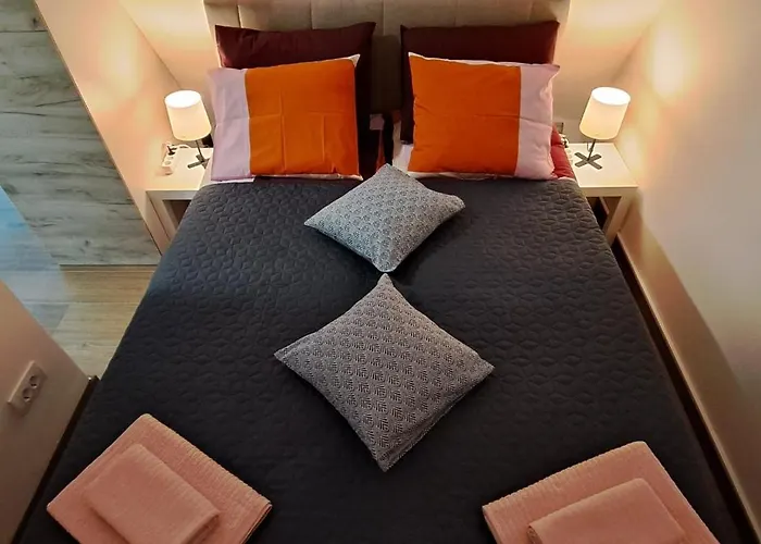 Krcmarica 20 Lux , Borovi 3 *